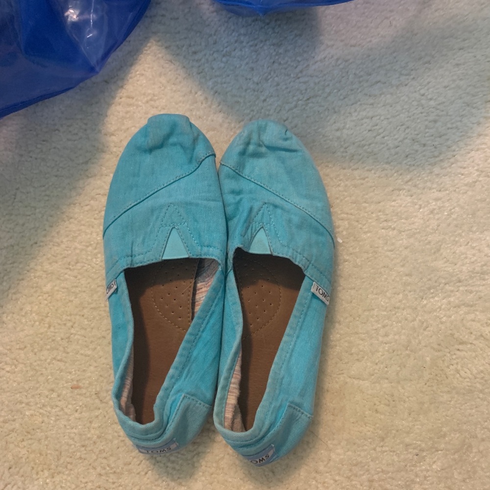 Teal Toms!